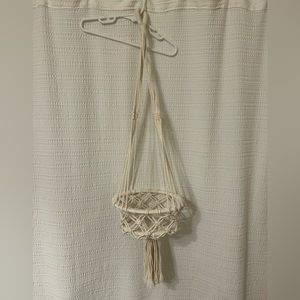 Hanging plant holder